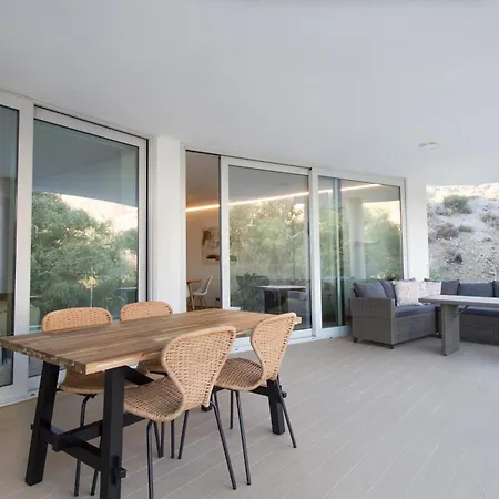 Sea View Near The פואנגירולה