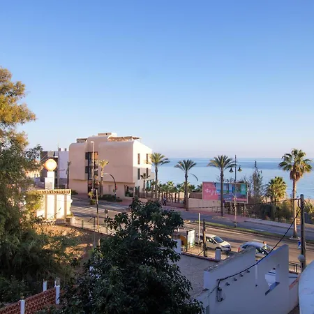 Sea View Near The דירה